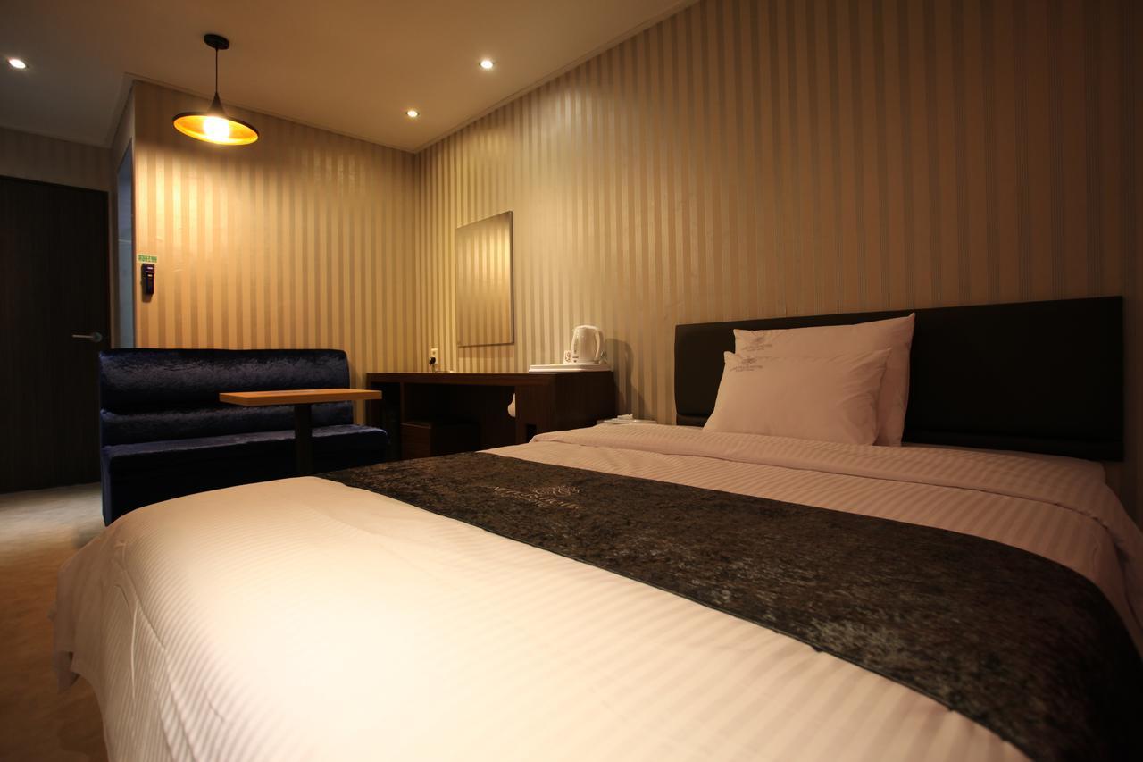 Lineplus Hotel Gimpo Eksteriør billede