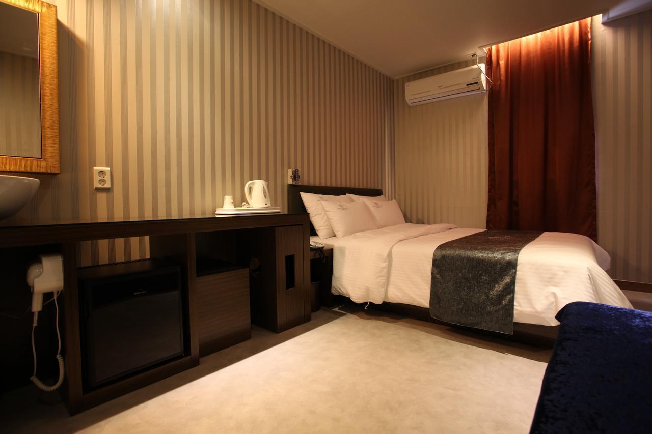 Lineplus Hotel Gimpo Eksteriør billede